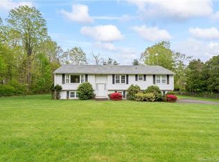 25 Midwood Ct, Hamden, CT 06518