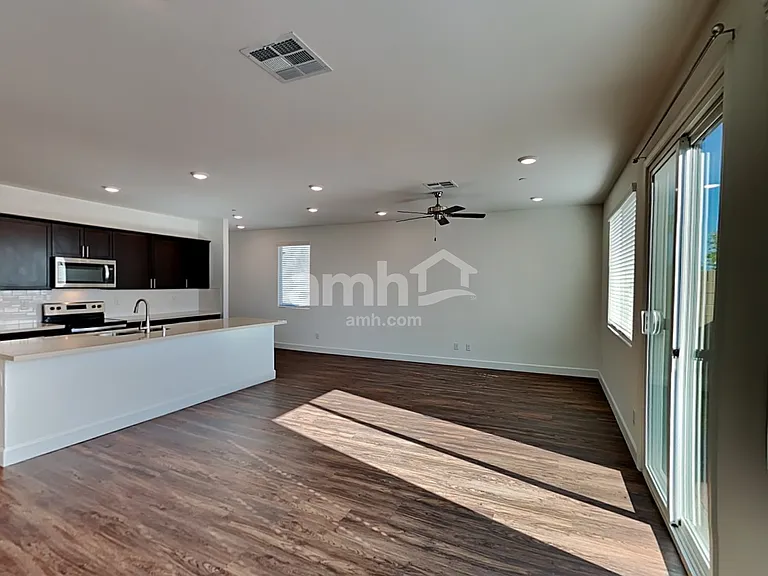 3344 Blodwen St — Photo 6