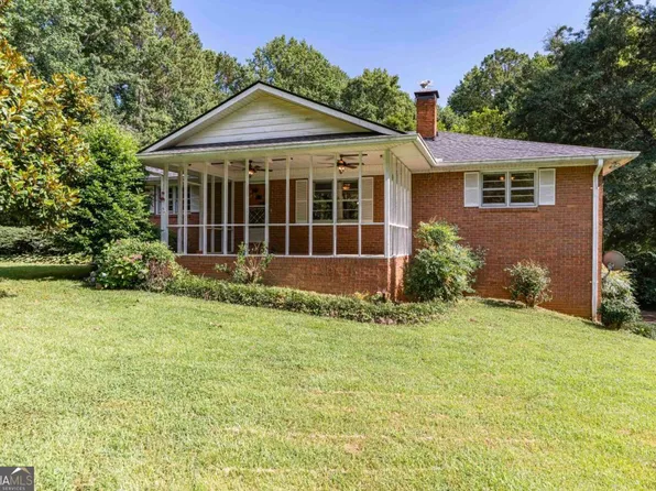 5670 Lanny Dr, Powder Springs, GA 30127