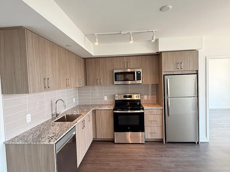 4000 Eglinton Ave W #622 — Photo 4