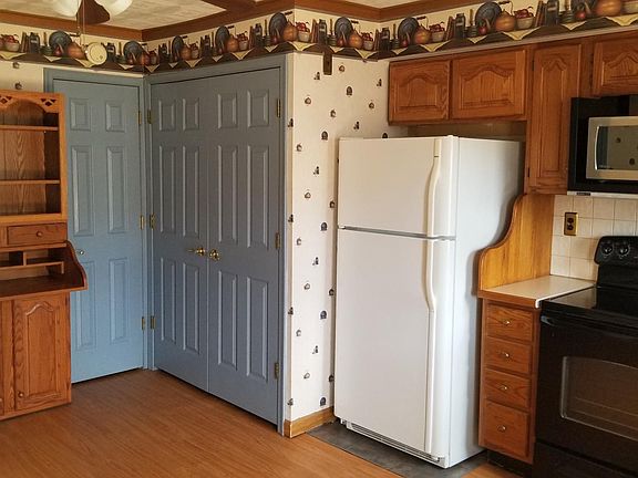 3rd image of 520 Clarella Ct
