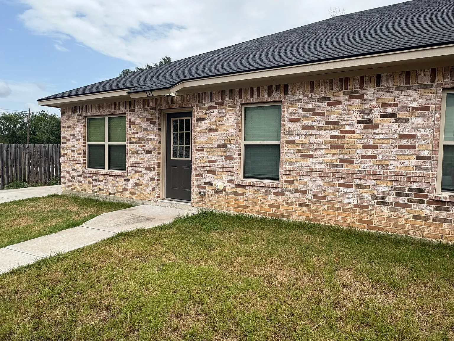 3/2 Duplex — Photo 3