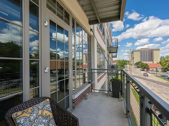 2nd image of 315 2nd St APT 313