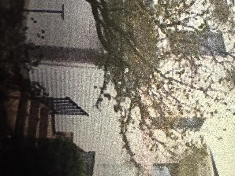 1004 N Columbia St — Photo 19