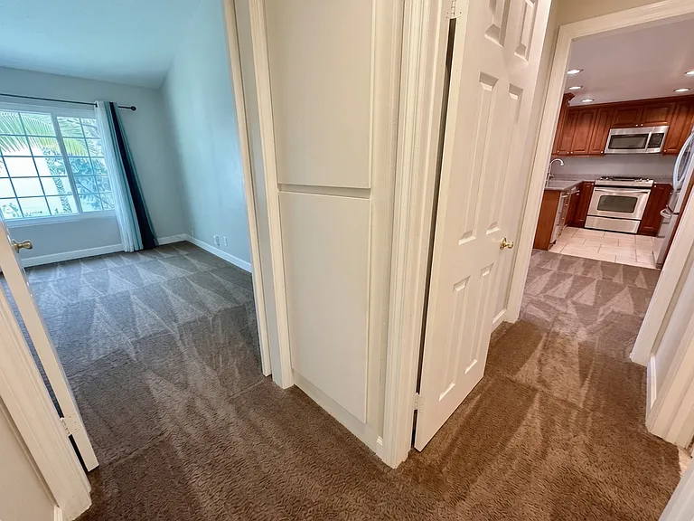 400 N Myers St N #10 — Photo 12