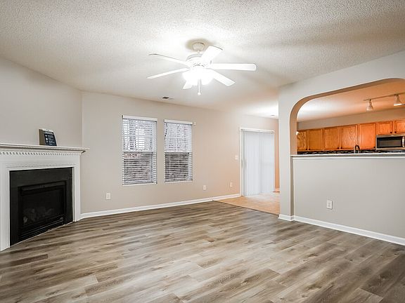 4th image of 205 Brookhaven Dr
