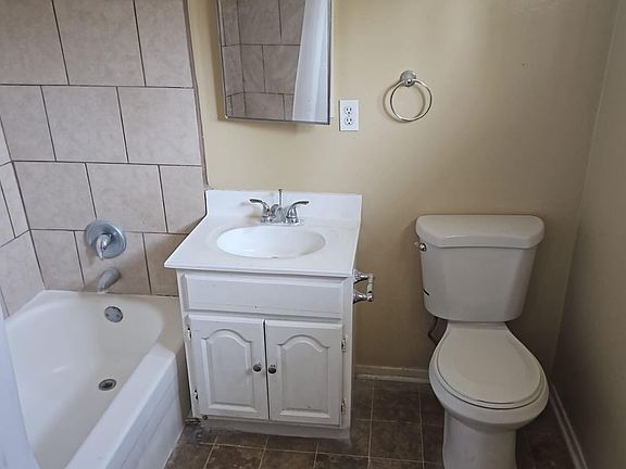 4th image of 2249 W Vancouver Dr #7