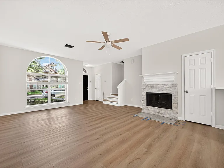 4719 Cashel Cir #B — Photo 5
