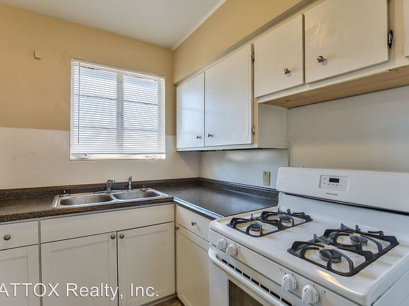 5th image of 638 E Park Ave APT 04