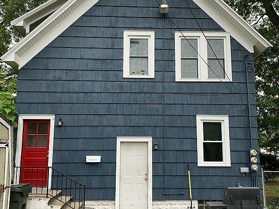 3rd image of 111 E Grand Ave