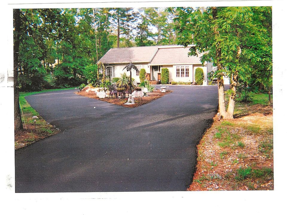 Front of home - large drive