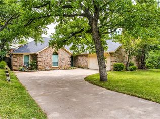 2801 Woodside Dr, Arlington, TX 76016