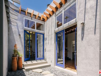 803 Boccaccio Ave, Venice, CA, 90291