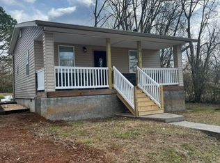261 W Newcomen St, Alcoa, TN 37701