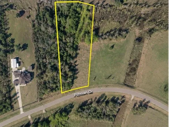 22818 Pittman Dr, Angleton, TX 77515