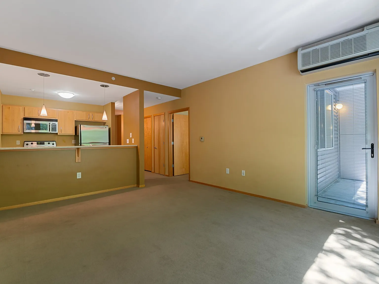 1 bed, 735 sqft, $1,530 — Photo 3