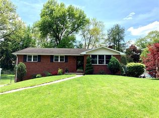 106 Meadowbrook Dr, Coraopolis, PA 15108