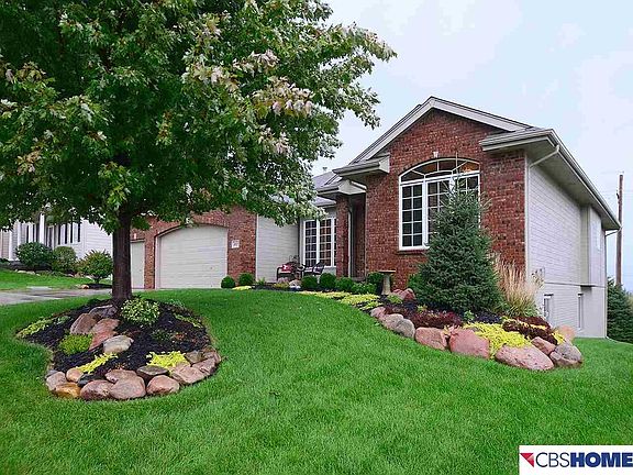 2nd image of 2017 Stillwater Dr