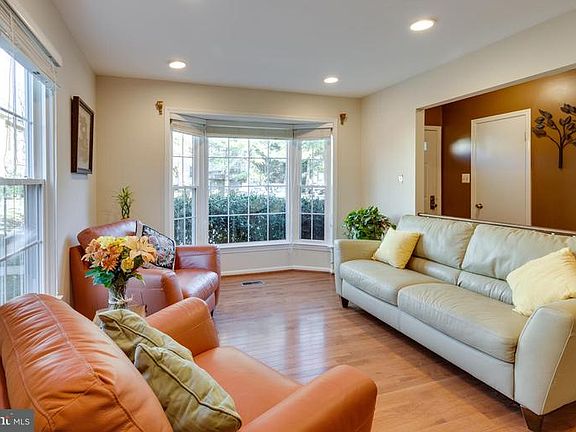 4th image of 5436 New London Park Dr