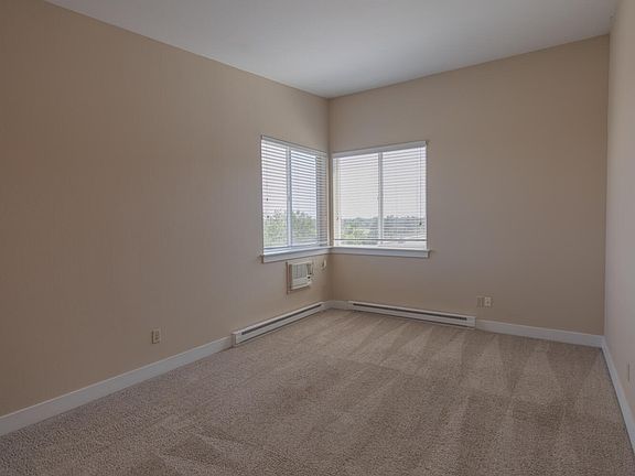 5th image of 3202 17th Ave W Unit 210