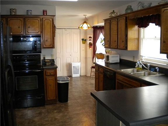 5th image of 730 Windwood Dr