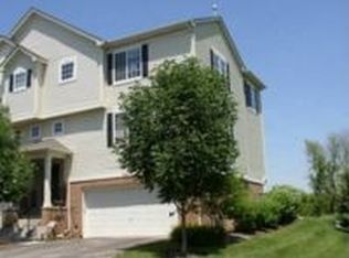 322 Evergreen Cir, Gilberts, IL 60136