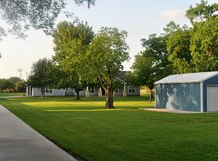 1000 E Houston St, Highlands, TX 77562