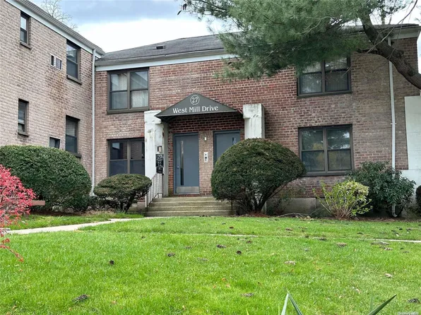27 West Mill Drive #7A, Great Neck, NY 11021