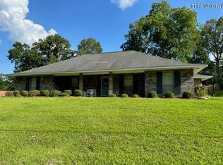 404 Ridgewood St, Vicksburg, MS 39180