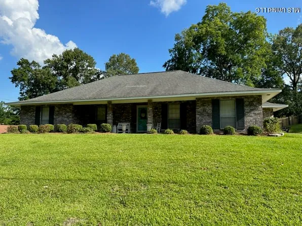 404 Ridgewood St, Vicksburg, MS 39180