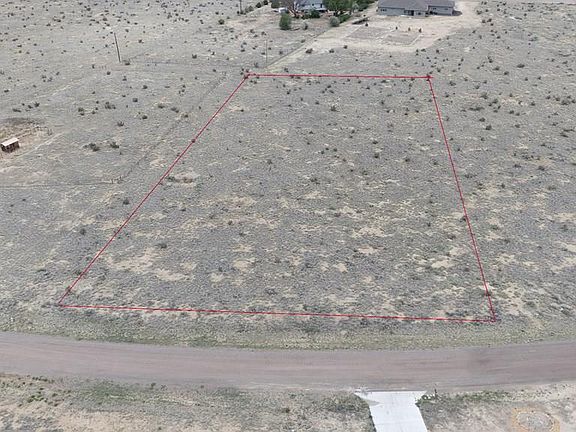 5th image of 1717 N Wild Bill Hickock Dr