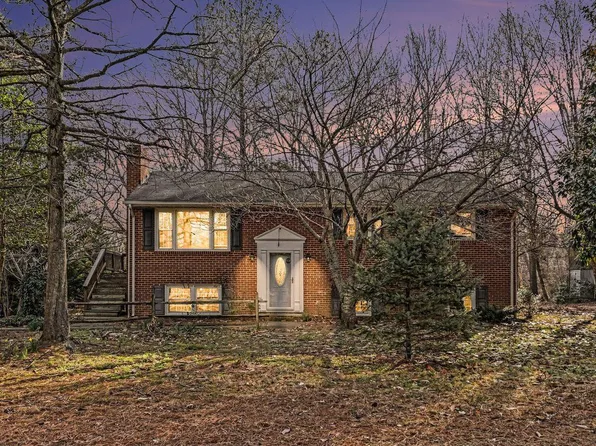 106 Sandy Ridge Rd, Fredericksburg, VA 22405