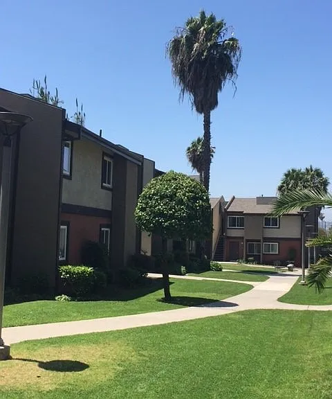 2300 S Victoria Ave — Photo 5
