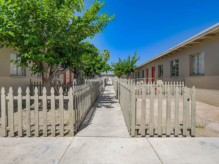 Campus Crossing, Apartments For Rent in Las Vegas