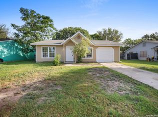 4819 Corian Oak Dr, Kirby, TX 78219