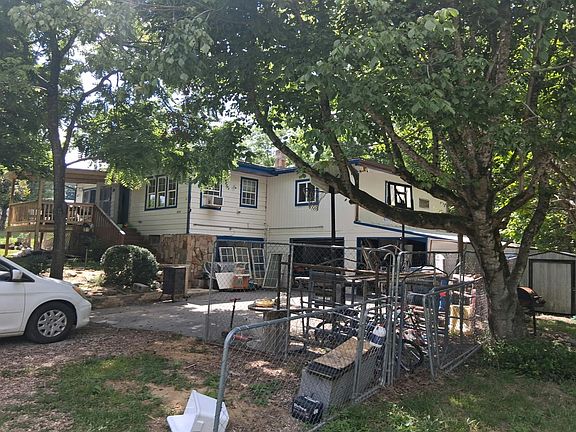 2nd image of 1434 Stanley St