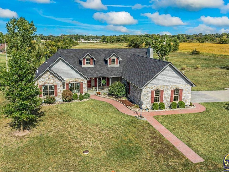 1028 California St, Osage City, KS 66523 MLS 224151 Zillow