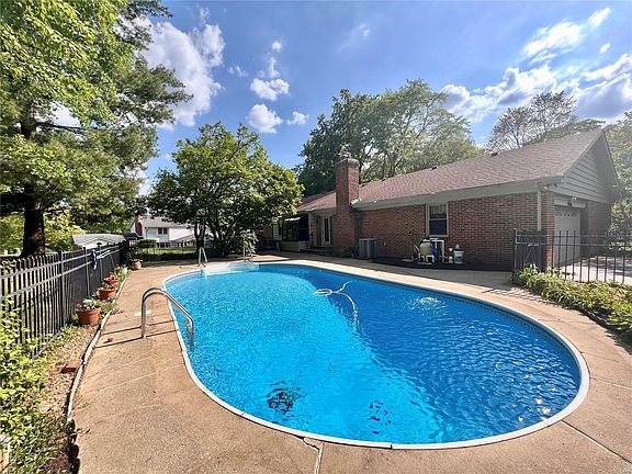 2nd image of 1228 Paloma Dr