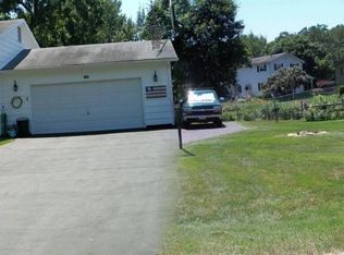 1103 River Oaks Dr, Dixon, IL 61021