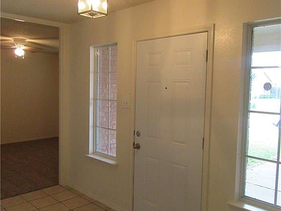 2nd image of 113 Pebble Creek Ln