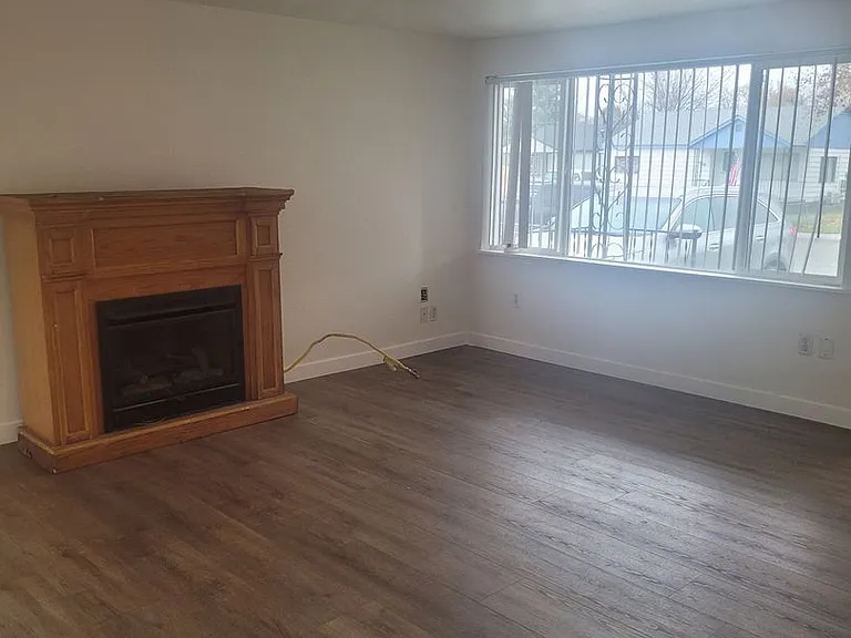 1305 Sanford Ave — Photo 10
