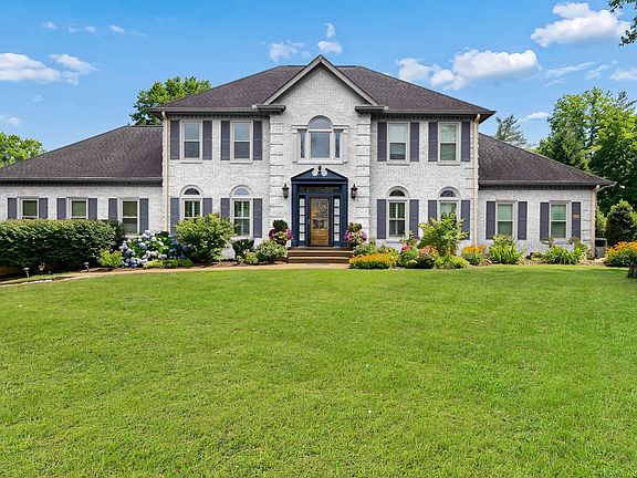 2nd image of 1412 Arrowhead Dr