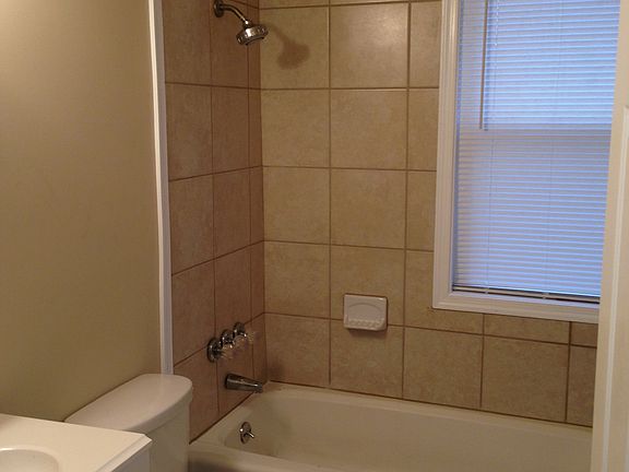 3rd image of 624 Delaware Ave Floor 2