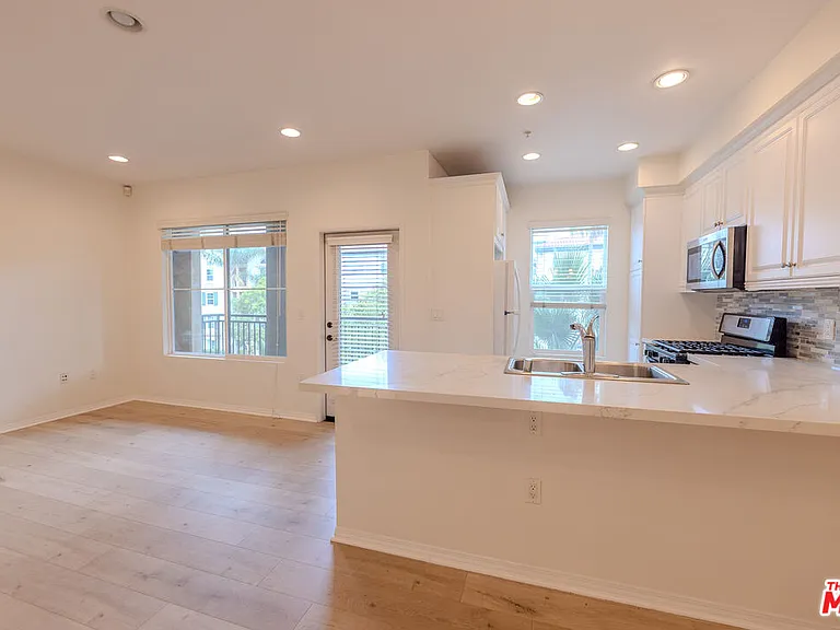 6020 Seabluff Dr #302 — Photo 22