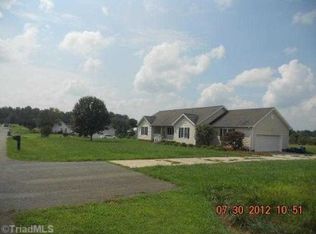 3290 Thomas Arlendo Dr, Burlington, NC 27215