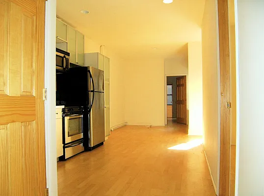 Rented by City Connections Realty | media 27