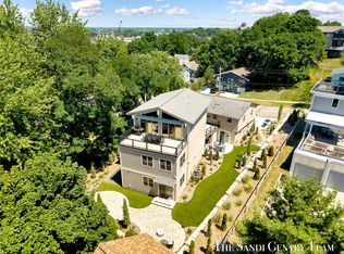 215 S 1st St, Grand Haven, MI 49417