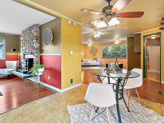 3rd image of 3923 S 286th St