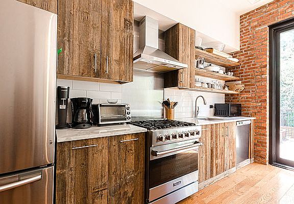 4th image of 874 Sterling Pl Floor 2