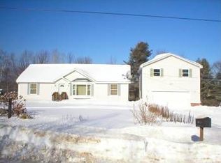 18 Gladys Ln, Oxford, ME 04270